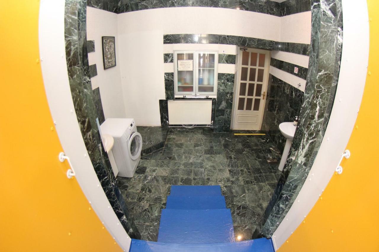 Orpheus Hostel And Apartments Oldenburg Bagian luar foto